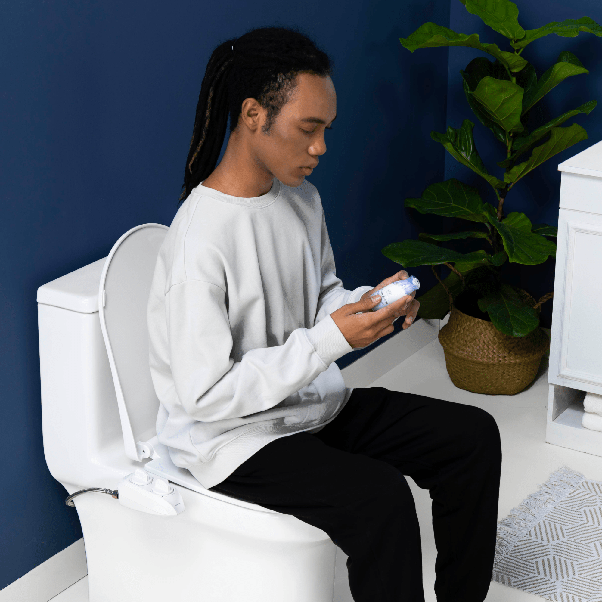 NEO 185 Plus - NEO 185 Plus White is a functional addition to the bathroom for anyone